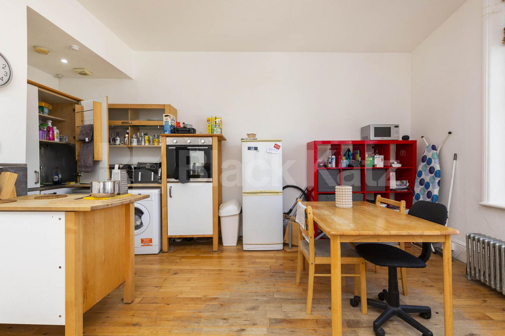 Modern Apartment Fulham Road, Fulham